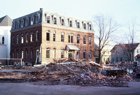 Sacred heart Convent New Bedford - demolition - www.WhalingCity.net